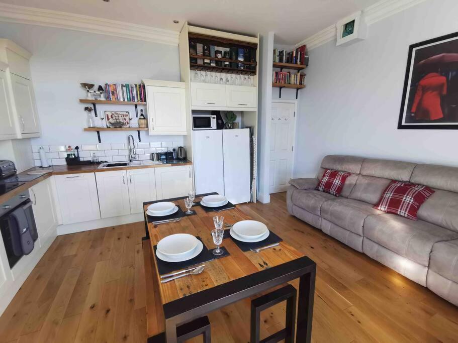 شقة Number 7 Torquay Stunning Sea Views المظهر الخارجي الصورة